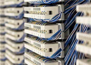 کاسبی مخابرات کرمانشاه؛دریافت حق نگهداری از تلفنهایی که بوق نمیزنند!